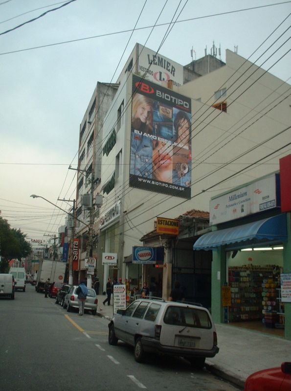 Comunicação Visual em Fachadas no Jaguaré - Totem para Fachada