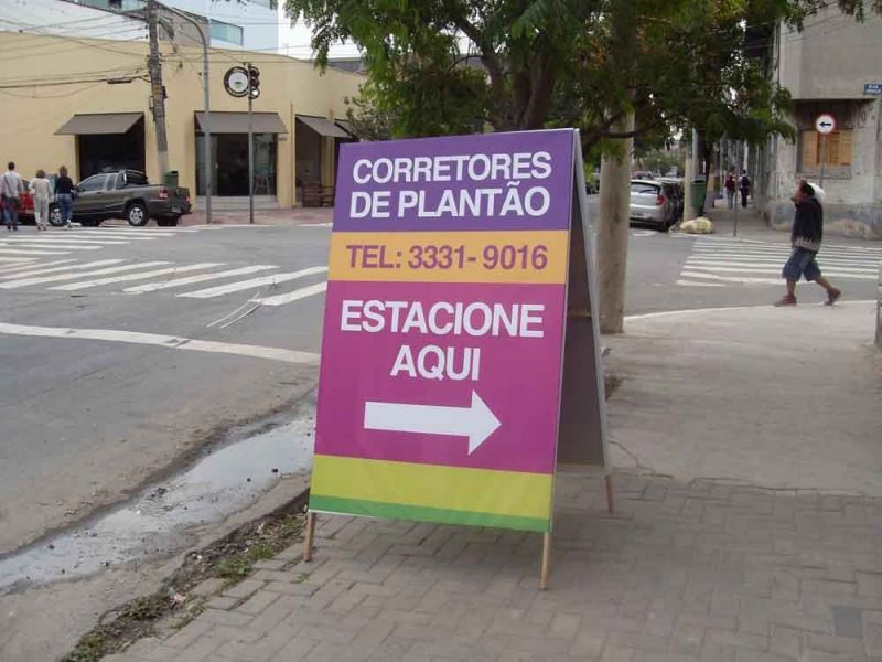 Decoração de Stand de Automóvel em Riviera de São Lourenço - Placas para Stand de Vendas