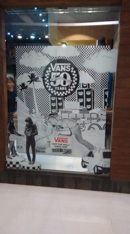 Painel para Fundo de Vitrine em Pitangueiras - Wobbler para Vitrine